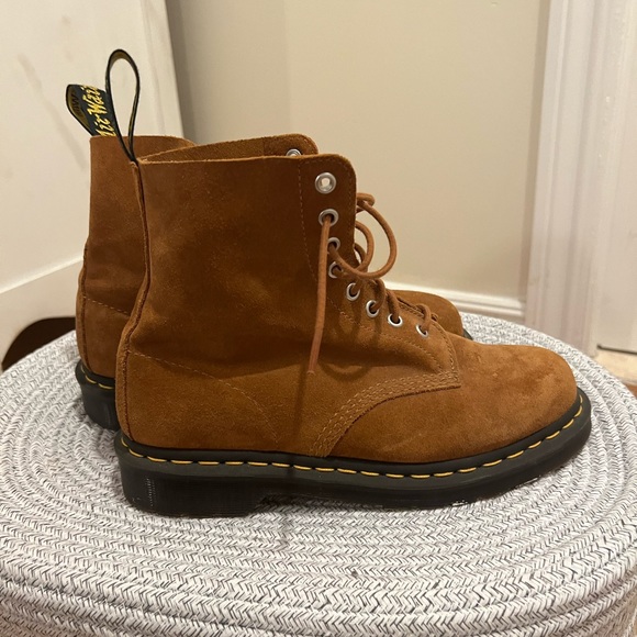 Dr marten boots like new! - Picture 3 of 3